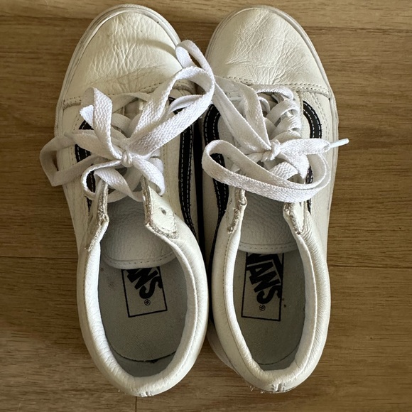 Vans - Picture 3 of 4